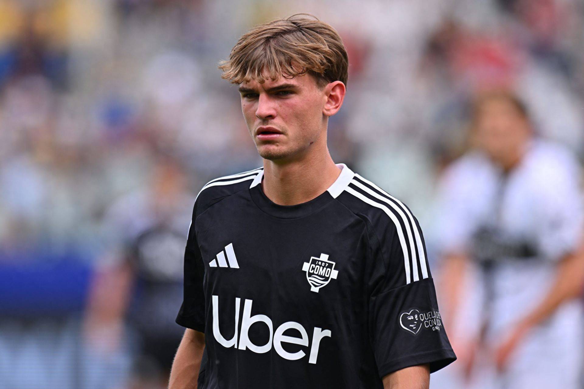 足球不仅是 足球不仅是